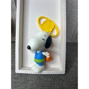 Peanuts Snoopy McDonalds 2018 Toy Figure With Basketball Clip